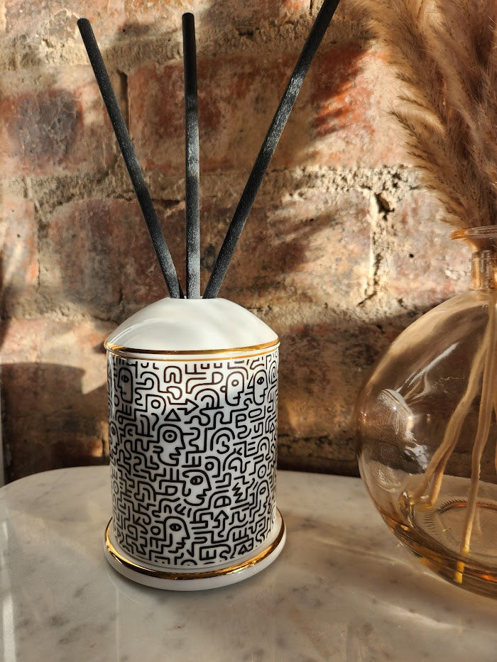 'Face Maze' Diffuser