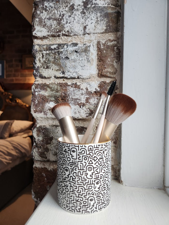 'Face Maze' Candle Pot