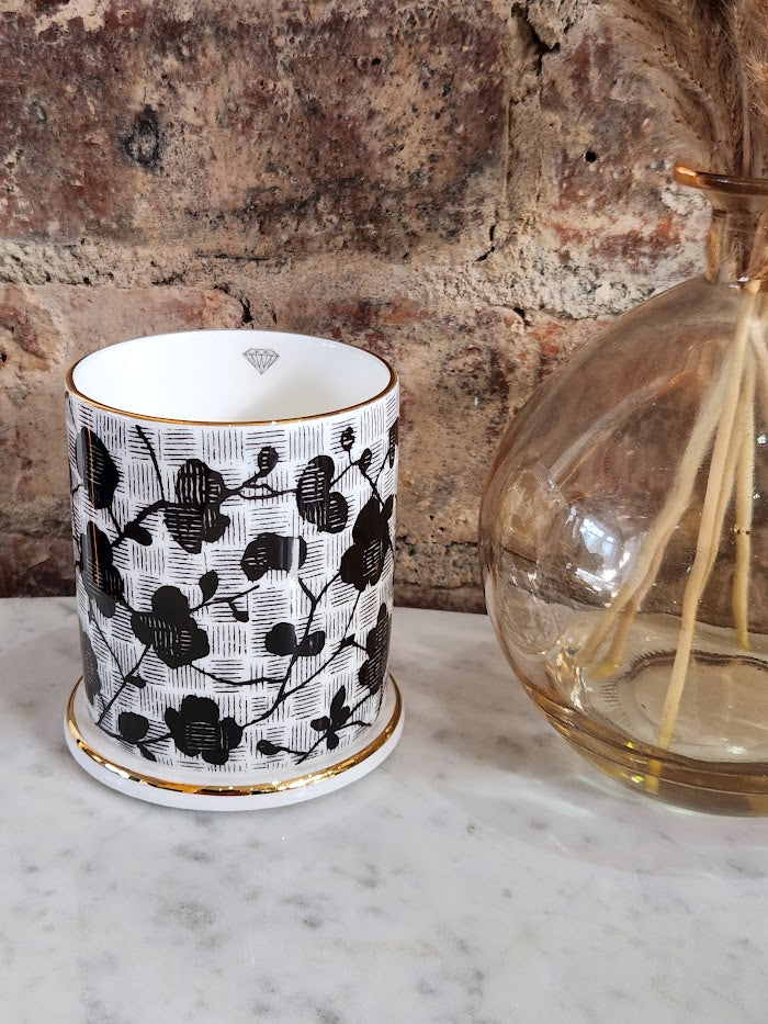 'Lattice & Bloom' Candle Pot