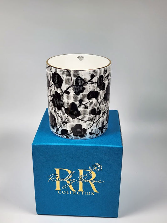 'Lattice & Bloom' Candle Pot